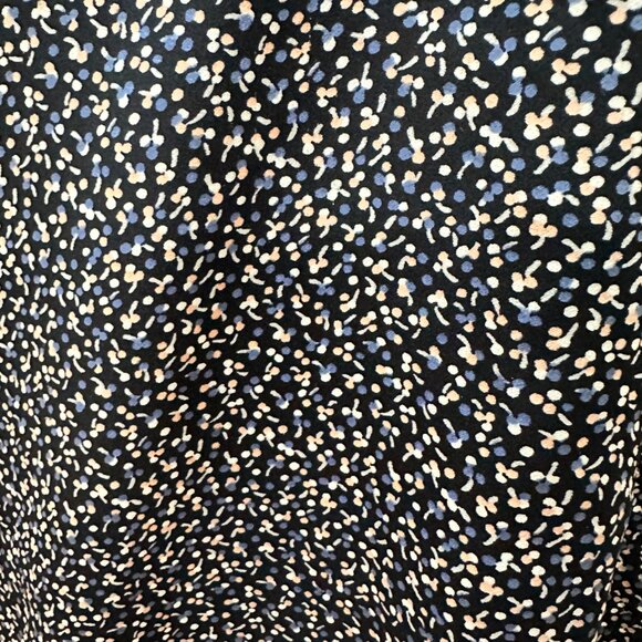 ANN TAYLOR Petite Med Navy Blue w/floral design V Neck Flowy Long Sleeve - Picture 9 of 13